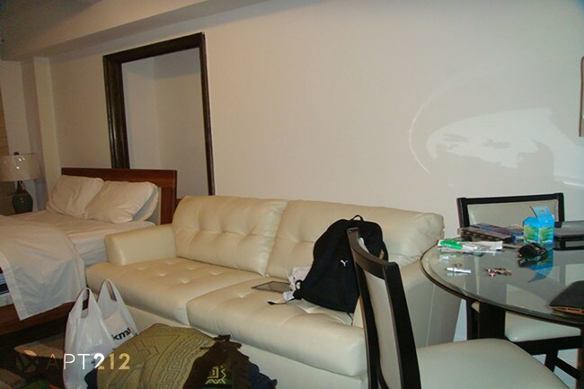 Foto del edificio - 307 E 44th St