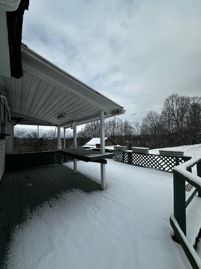 Foto del edificio - 223 Vinegar Hill Rd