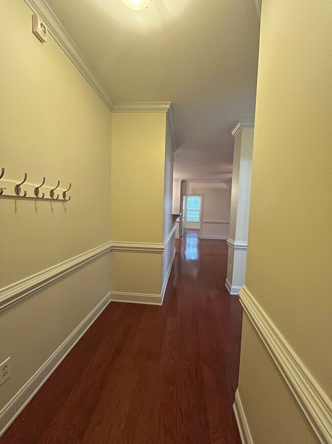 Foto del edificio - 212 Fountainhead Ln