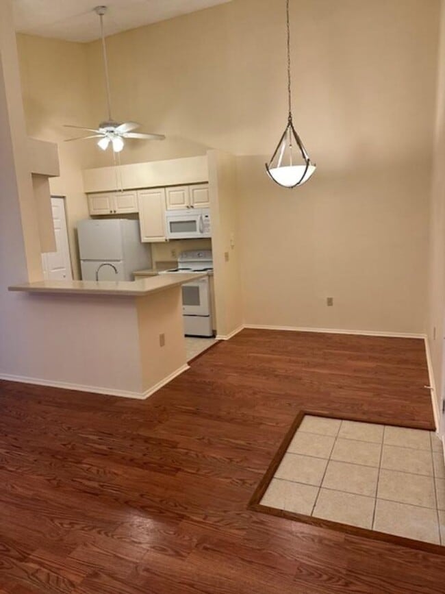 Great Location Super cute 1 Bedroom unit - Great Location  Super cute 1 Bedroom unit Apartment