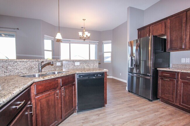 Foto del edificio - Three Bedroom Granville Home