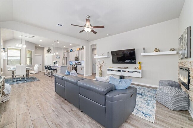 Building Photo - 31119 Cardrona Peak Pl