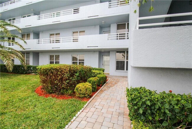 Building Photo - 3790 Pinebrook Cir