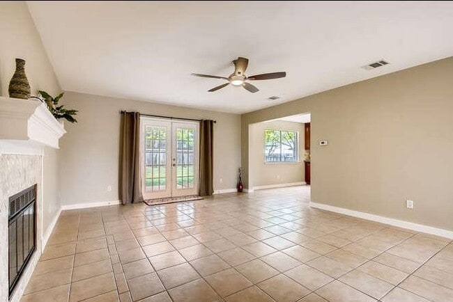 Building Photo - 11934 Rosethorn Dr