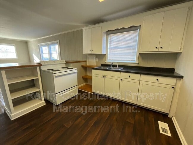 Building Photo - 201 Lowdermilk St