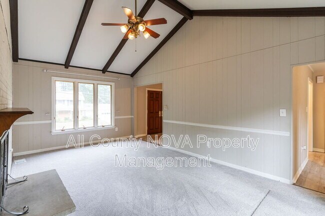 Foto del edificio - 4126 Lenox Dr