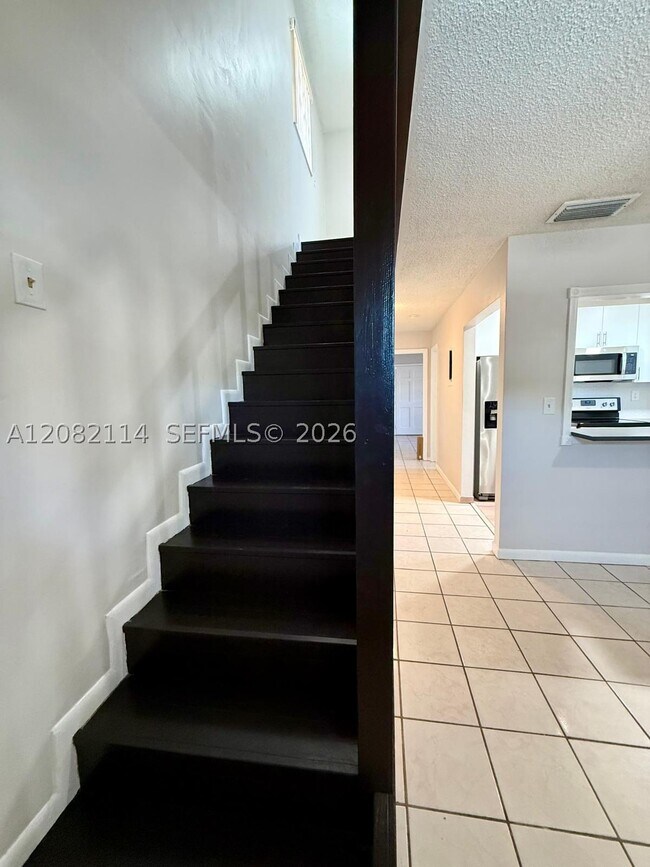 Foto del edificio - 2433 SW 11th St