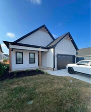 Building Photo - 41 Latitude Dr
