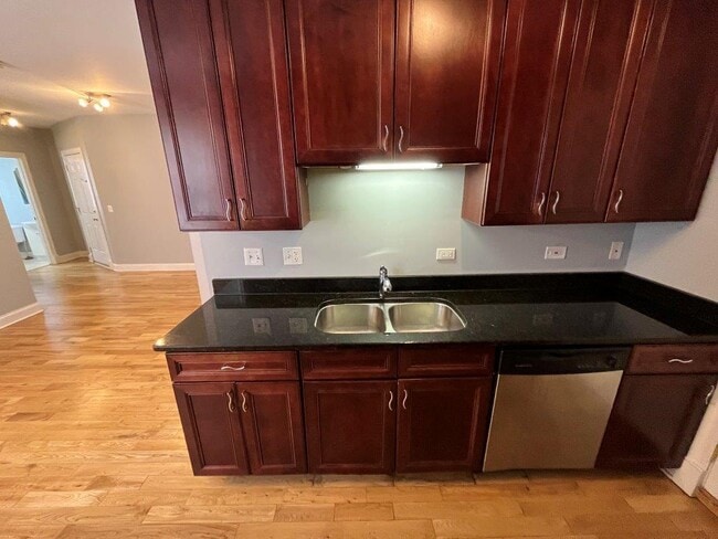 Foto del edificio - 4558 W George St