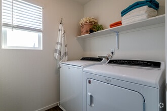 4BR, 2.5BA - 1,811SF - Aspen Vista at Anchor Pointe