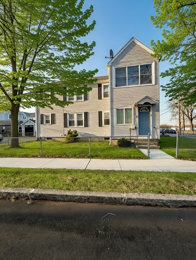 Building Photo - 48 Dee Rd