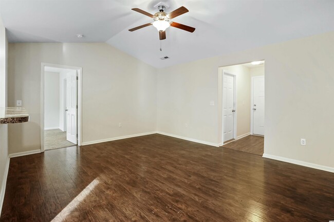 Foto del edificio - 1312 Valor Rd