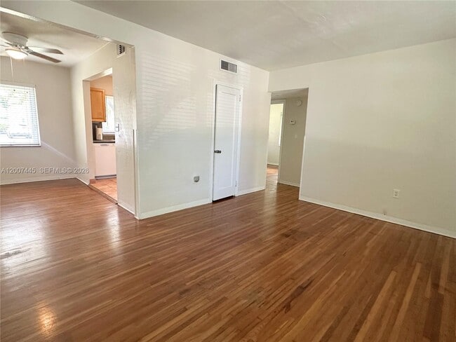 Foto del edificio - 7734 SW 55th Ave