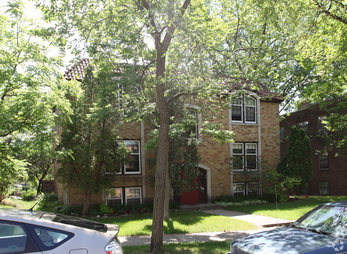 Building Photo - 2779 Xerxes Ave S