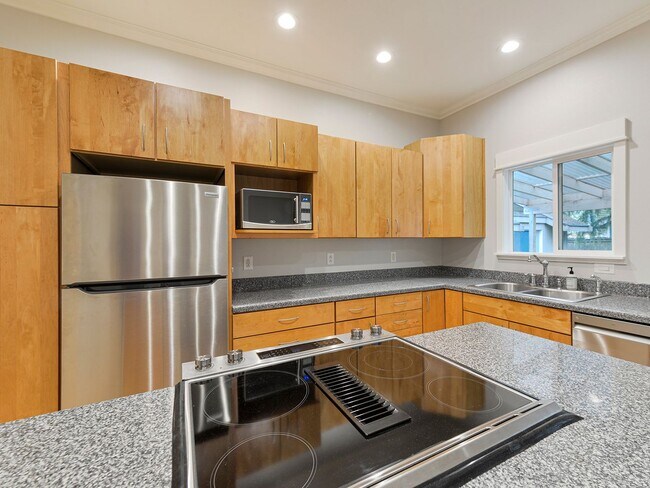 Foto del edificio - Fully Remodeled - 3 Bed/2 Bath with AC -  South Seattle - Boeing Field