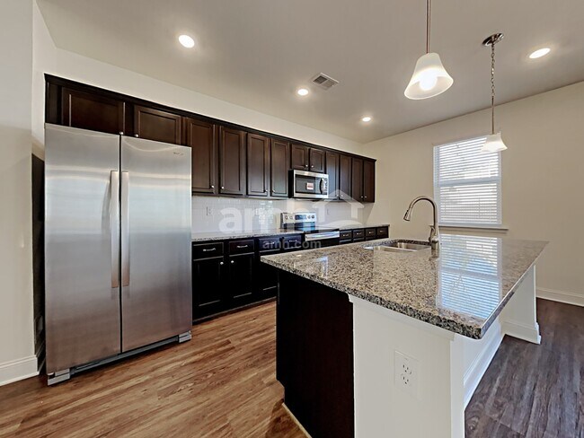 Building Photo - 108 Fairway Crossing Way