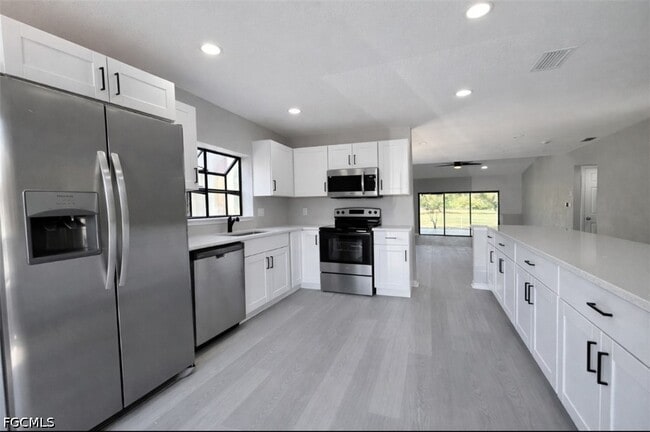 Building Photo - 7377 Constitution Cir