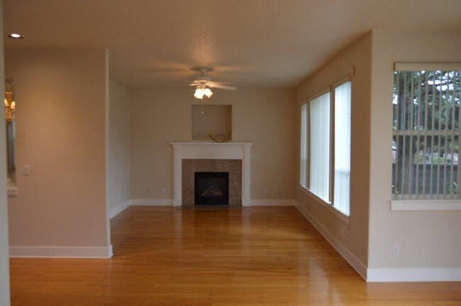 Building Photo - 4 br, 2.5 bath House - 140 SW Delta Ave