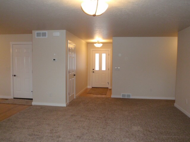 Foto del edificio - 2525 Red Osier