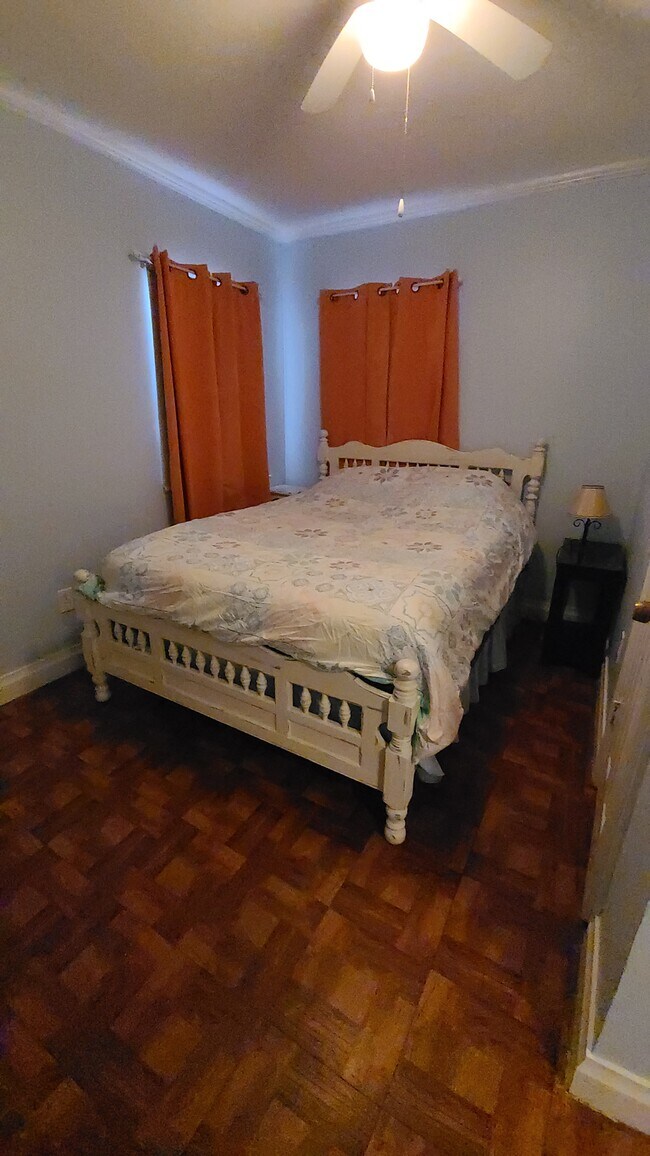 Foto del edificio - 457 N Flat Rock Rd