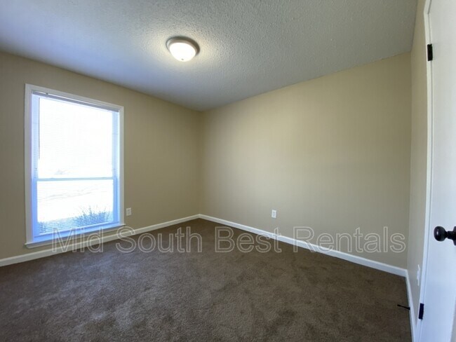 Foto del edificio - 5340 Braden Dr