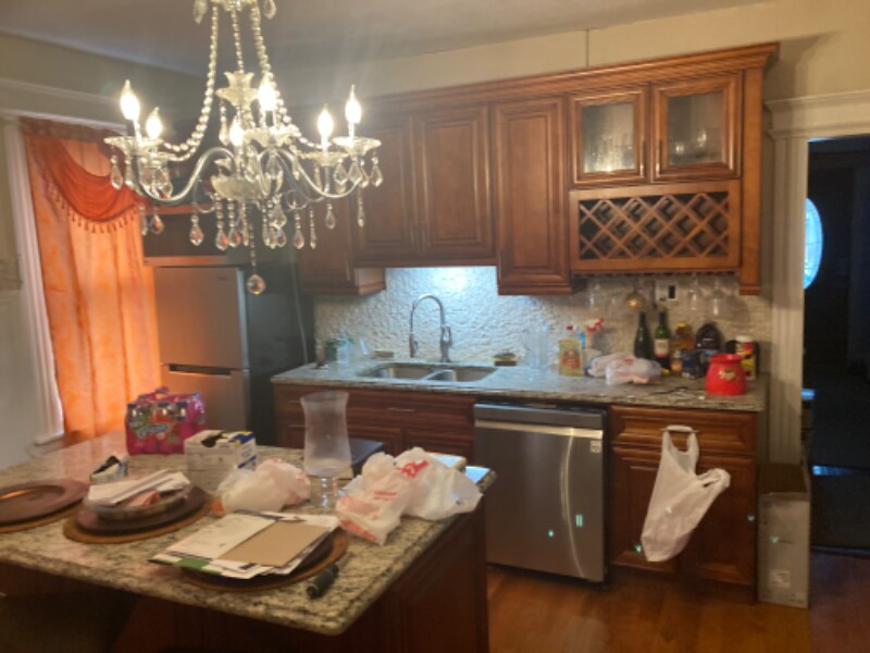 155 Summerfield Ave Unit 1, Bridgeport, CT 06610 Room for Rent in