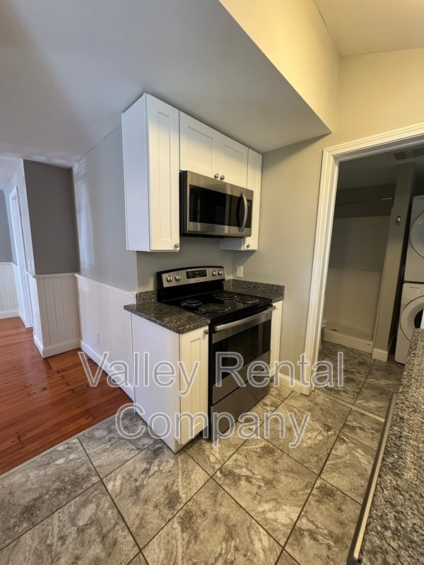 Building Photo - 123-125 Williams Street - 125 - L