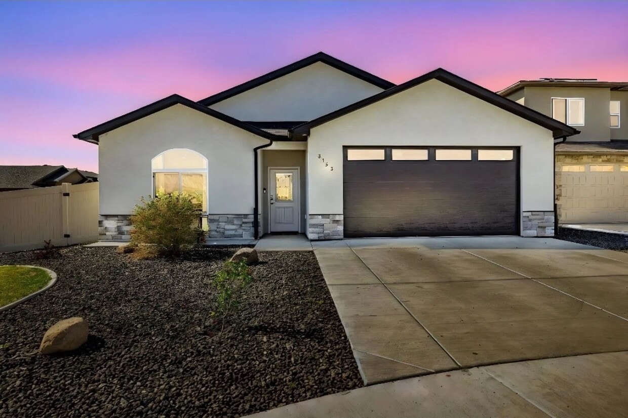 Primary Photo - Like-New 3 Bed, 2 Bath Home in a Fantastic...