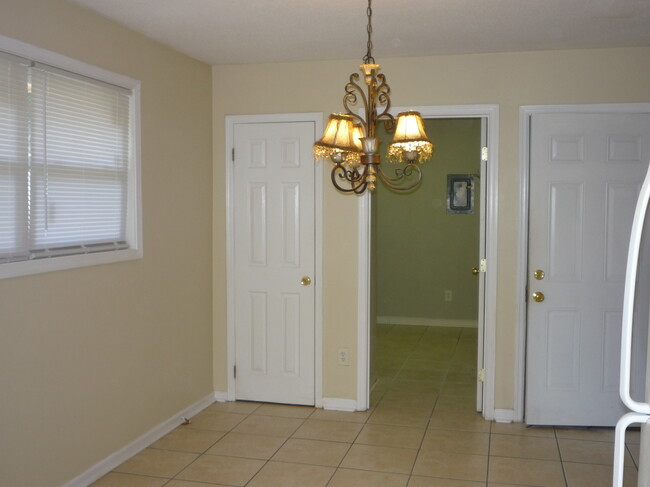 Building Photo - 76 Appolo Dr