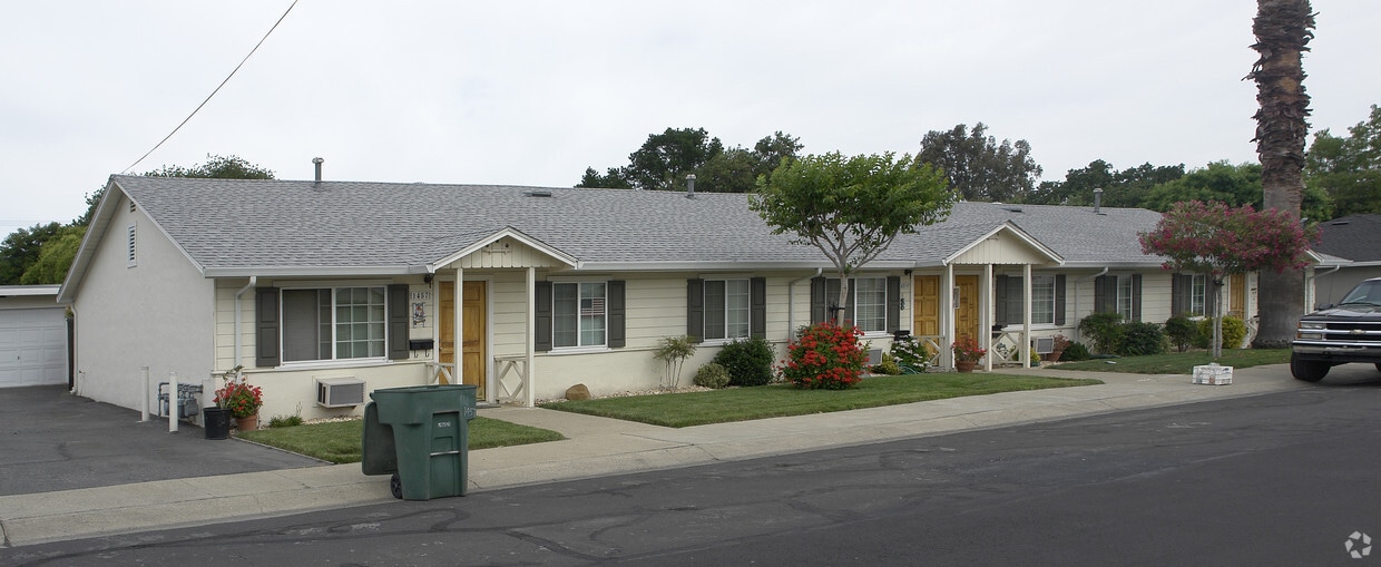 Primary Photo - 1457 Carleton Dr