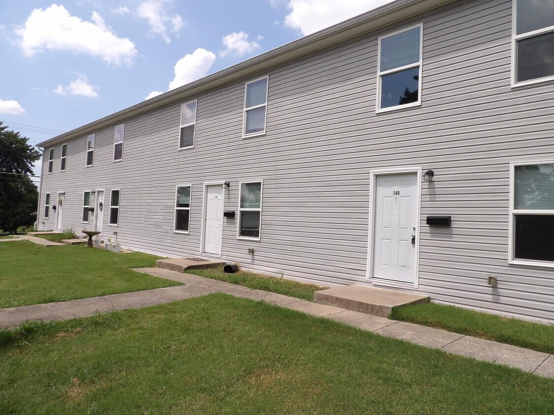 Foto principal - 140 Thistlewood Ave