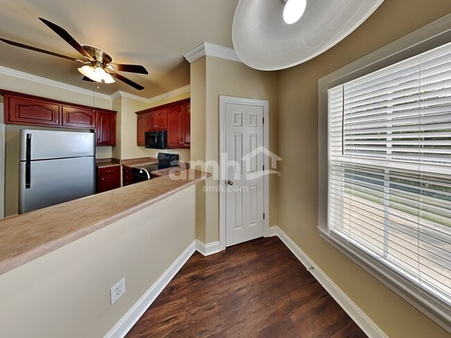 Foto del edificio - 3014 Waywood Dr