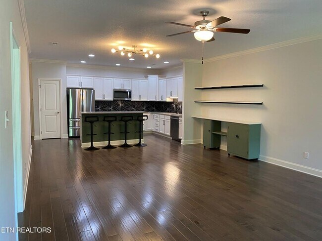 Foto del edificio - Single Level Home with 2 bedrooms + Separate Office or Den!