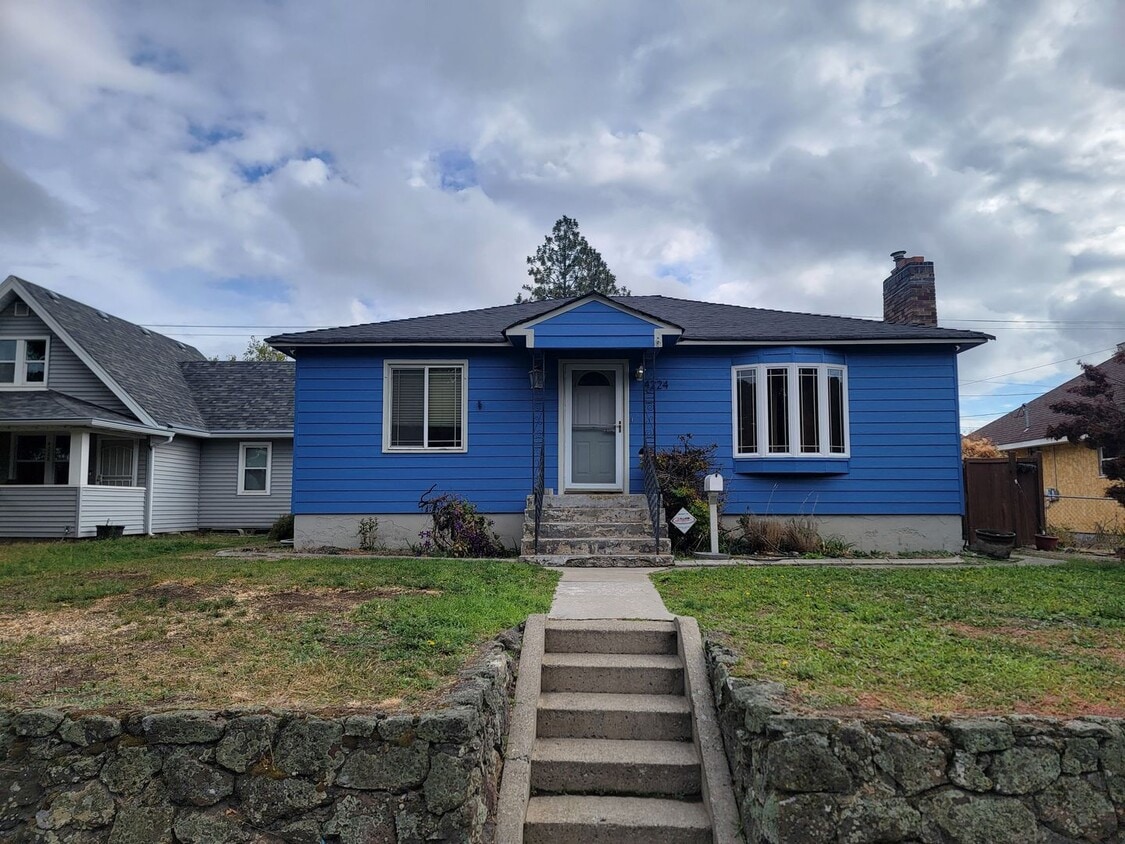 Primary Photo - Great 3-Bedroom Home IN The Garland District