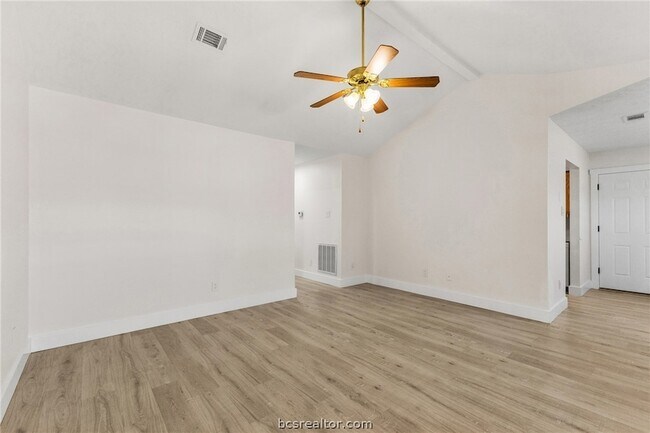 Foto del edificio - 2419 Brittain Ct