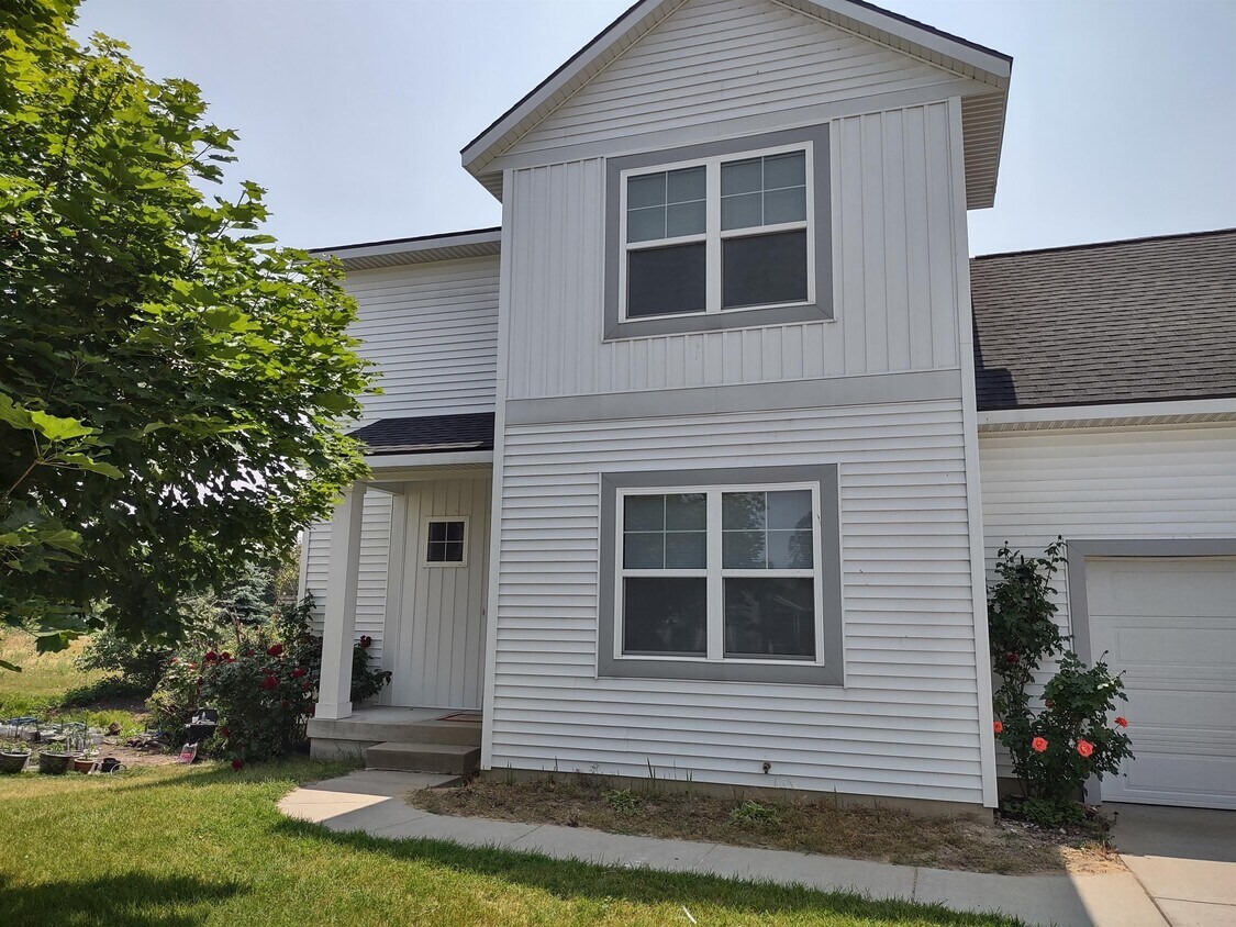 Foto principal - 1015 Katra Ln