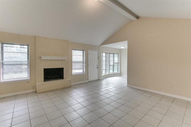 Building Photo - 11203 Sagehill Dr