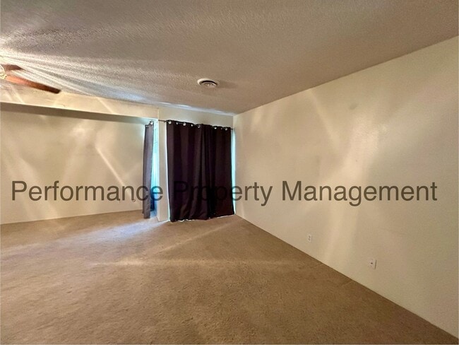 Building Photo - 2716 Catalina Dr