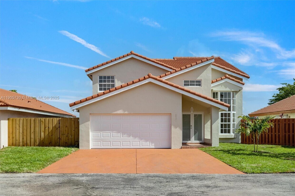 Foto principal - 8501 NW 191st St