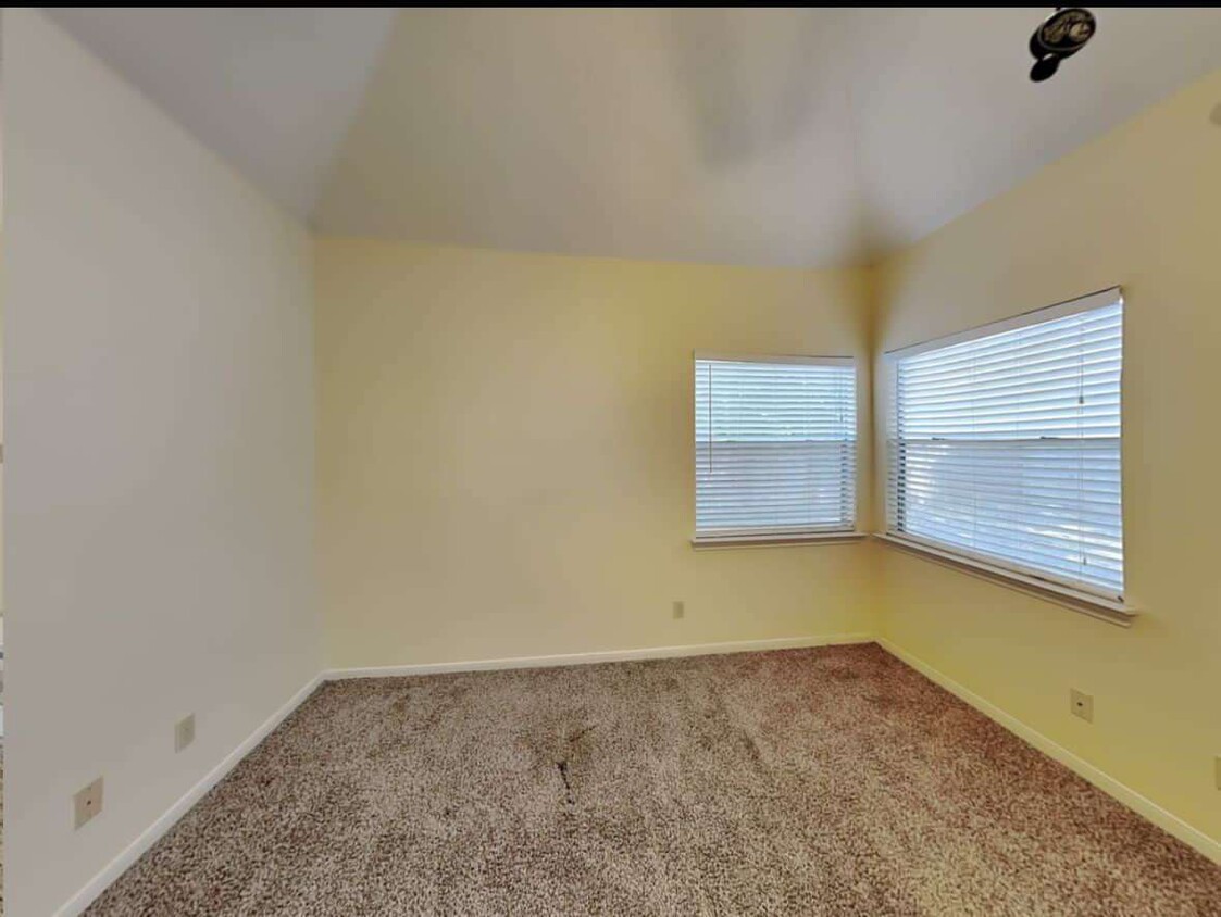 Primary Photo - 16023 Mountain Shadows Dr