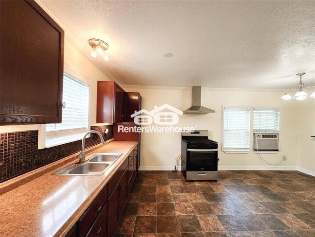 Building Photo - 1204 De Boll St