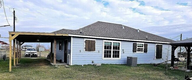 Building Photo - 98 Dog Fish Dr