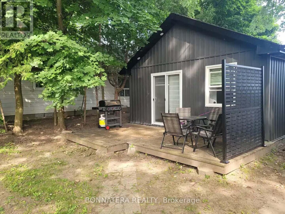 Photo principale - 687 Innisfil Beach Rd