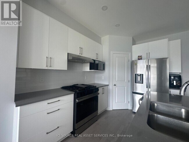 Building Photo - 121 Ocala St