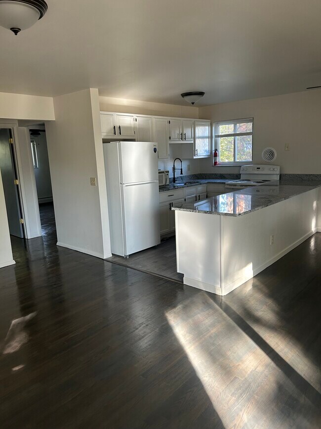 Foto del edificio - 8441 Cottonwood Dr