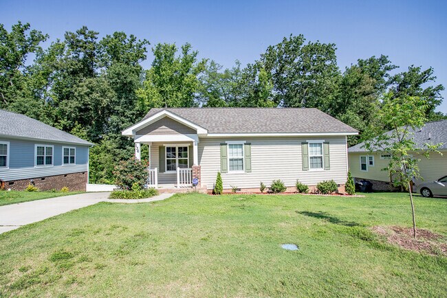 Foto del edificio - 3 Bedroom 2 Bathroom Home in Taylors!