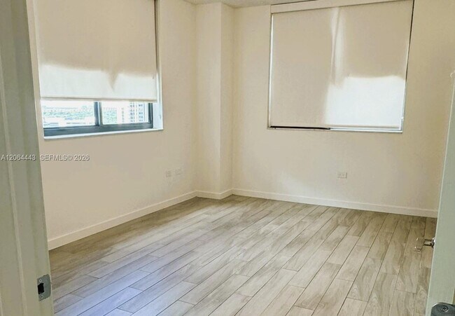 Foto del edificio - 999 SW 1st Ave