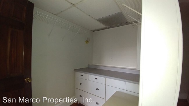 Building Photo - 1308-1312 Willow Branch Ave
