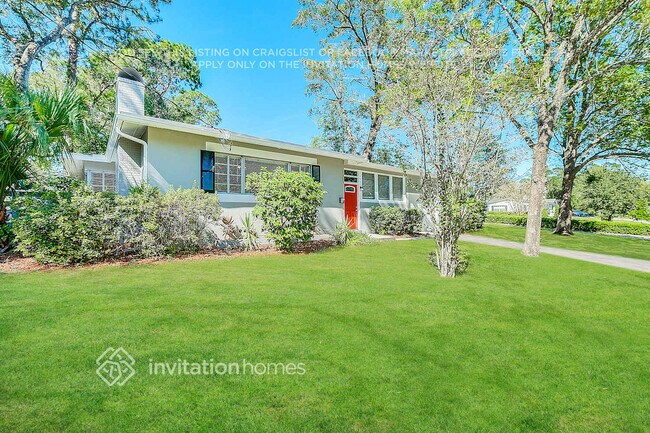 Building Photo - 2459 Mercer Cir S