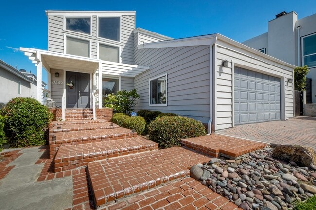 Building Photo - 2042 De Mayo Rd